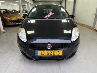 Zwart (metallic) Occasion 2008 Fiat Grande Punto Dynamic Hatchback | € 1.499 (Goede deal)
