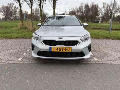 Zilver Occasion 2020 Kia Ceed Hatchback | € 13.900 (Eerlijke prijs)