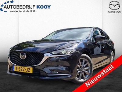 Jet black (zwart metallic) Gebruikt 2023 Mazda 6 Center-Line Stationwagen | € 32.400 (Eerlijke prijs)