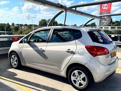 Bruin Gebruikt 2011 Kia Venga Hatchback | € 3.200
