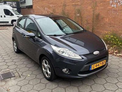 Grijs Gebruikt 2009 Ford Fiesta Ghia Hatchback | € 2.000 (Iets duurder)