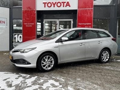 Grijs Occasion 2017 Toyota Auris Hybrid Trend Stationwagen | € 9.950 (Super prijs)