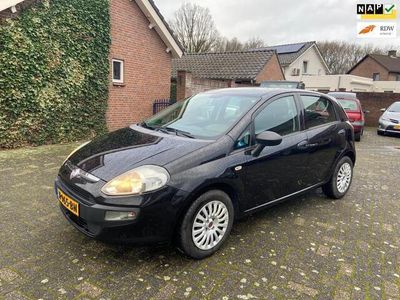 tweedehands Fiat Punto Evo 1.4 Dynamic zwart airco 5 drs nieuw model 167842 km