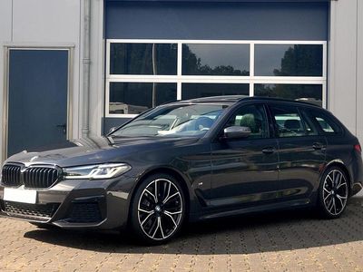 Grijs Gebruikt 2020 BMW 518 Executive Stationwagen | € 31.750