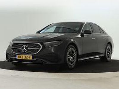 Donker grafietgrijs metallic Occasion 2024 Mercedes 300 AMG Sedan | € 59.995 (Iets duurder)