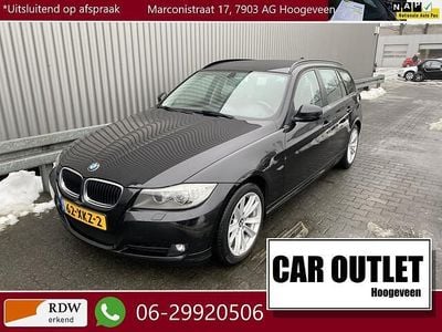 Zwart Occasion 2012 BMW 318 Luxury Line Stationwagen | € 5.450 (Goede deal)