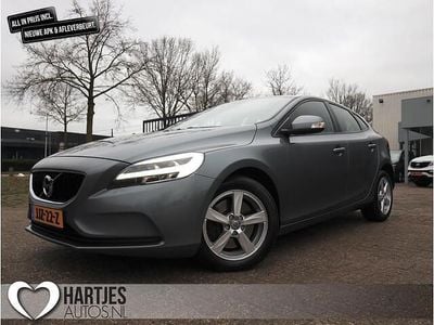 Grijs Gebruikt 2018 Volvo V40 Kinetic Hatchback | € 13.950 (Eerlijke prijs)