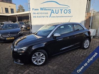 Zwart (metallic) Gebruikt 2010 Audi A1 Ambition Hatchback | € 5.959 (Eerlijke prijs)