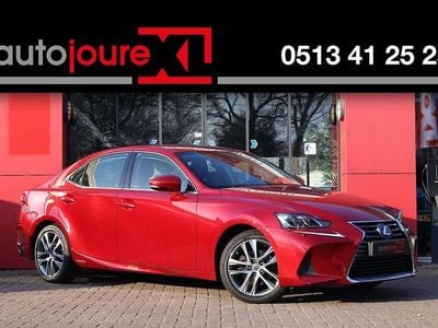 Occasion Lexus IS300h Business Edition 223 PK (164 kW) 2020 Rood (metallic) Sedan