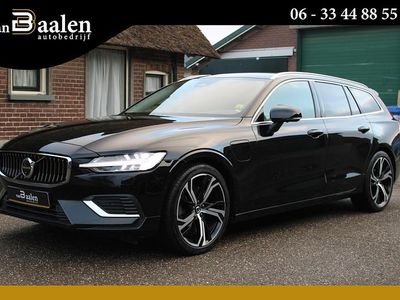 Zwart (metallic) Gebruikt 2022 Volvo V60 Stationwagen | € 29.950 (Super prijs)
