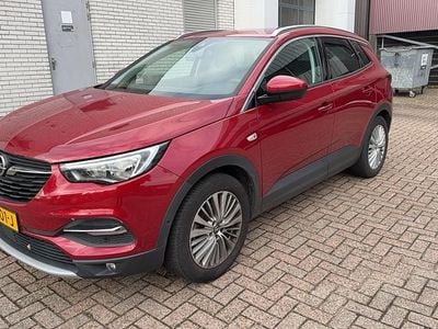Rood Occasion 2019 Opel Grandland X Innovation SUV | € 18.995 (Eerlijke prijs)