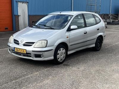 Nissan Almera Tino