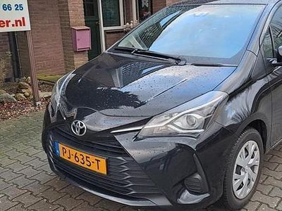 Zwart Occasion 2017 Toyota Yaris Hatchback | € 13.750 (Eerlijke prijs)