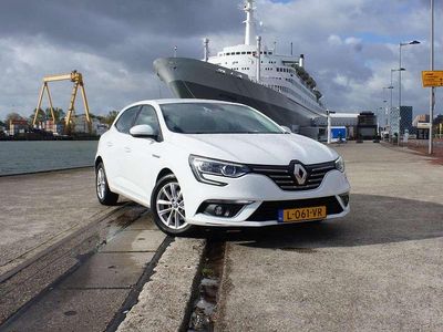 Wit Gebruikt 2016 Renault Mégane IV Hatchback | € 8.450 (Eerlijke prijs)