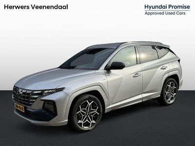 Shimmering silver pearl metallic (r2t) Occasion 2024 Hyundai Tucson Edition SUV | € 35.685 (Eerlijke prijs)