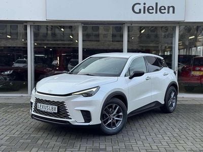 Occasion Lexus LBX 136 PK (100 kW) 2024 Wit (metallic) SUV