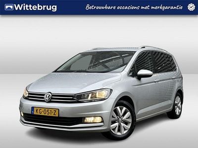 Grijs Occasion 2016 VW Touran Highline MPV | € 20.950 (Goede deal)