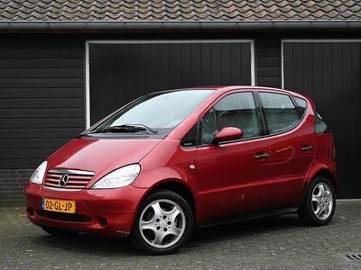 Rood Occasion 2001 Mercedes A140 Elegance MPV | € 950 (Iets duurder)