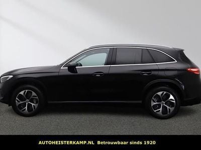 Zwart (metallic) Gebruikt 2025 Mercedes E300 Avantgarde SUV | € 68.950