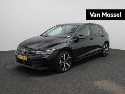 Zwart Occasion 2025 VW Golf VIII Edition Hatchback | € 34.400 (Eerlijke prijs)