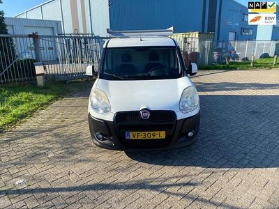 (metallic) Gebruikt 2013 Fiat Doblò MPV | € 3.500 (Eerlijke prijs)