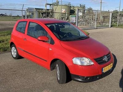 Rood Occasion 2006 VW Fox Trendline Hatchback | € 899 (Goede deal)