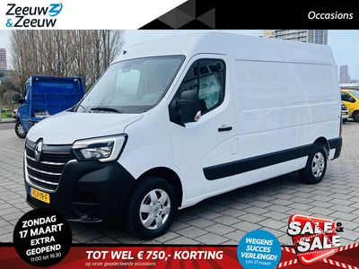 tweedehands Renault Master T33 2.3 dCi 135 L2H2 Work Edition Navi airco parkeersensoren camera Trekhaak cruise controle bluetooth dealer onderhouden zeer mooie auto