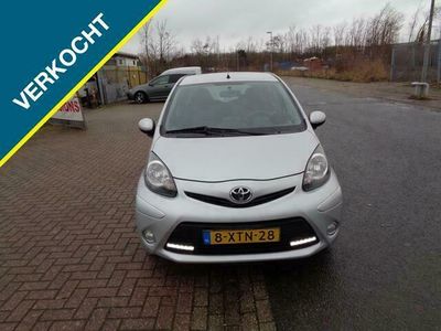 tweedehands Toyota Aygo 1.0 VVT-i Dyn. Or. Airco ,Navi