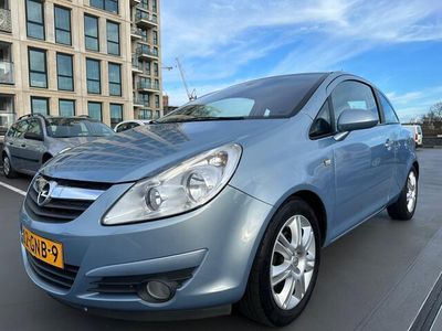 tweedehands Opel Corsa 1.4-16V Cosmo Navi PDC LMV Winterbanden Goed OH!