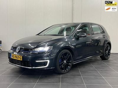 Zwart (metallic) Gebruikt 2015 VW Golf VII GTE Hatchback | € 10.900 (Eerlijke prijs)