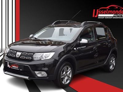 Zwart (metallic) Gebruikt 2019 Dacia Sandero Stepway Hatchback | € 10.940 (Iets duurder)