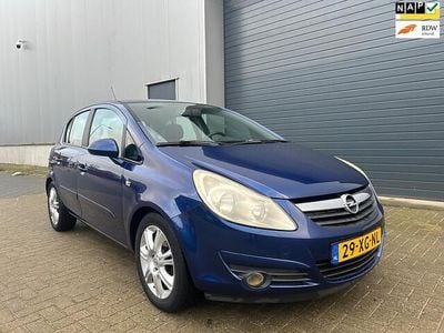 Blauw (metallic) Occasion 2007 Opel Corsa Cosmo Hatchback | € 1.999 (Goede deal)