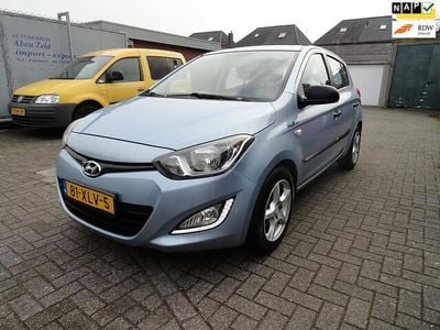 Blauw (metallic) Gebruikt 2012 Hyundai i20 Edition Hatchback | € 3.750 (Eerlijke prijs)