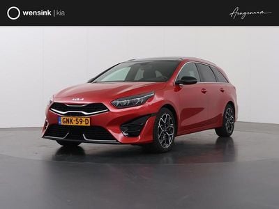 Rood Gebruikt 2024 Kia Ceed GT-Line Hatchback | € 29.735 (Eerlijke prijs)