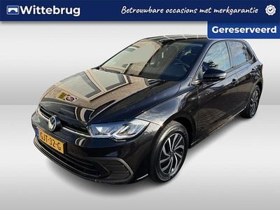 Zwart (metallic) Gebruikt 2024 VW Polo Edition Hatchback | € 21.250 (Eerlijke prijs)