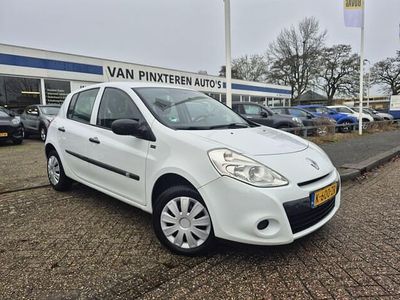Wit Gebruikt 2012 Renault Clio IV Authentique Hatchback | € 3.500 (Eerlijke prijs)