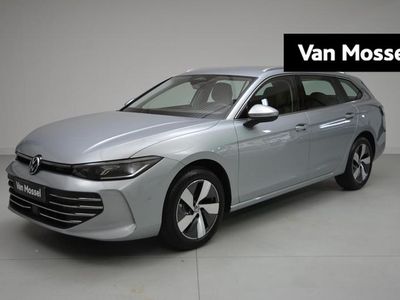 Grijs Occasion 2024 VW Passat Comfortline Stationwagen | € 36.900 (Eerlijke prijs)