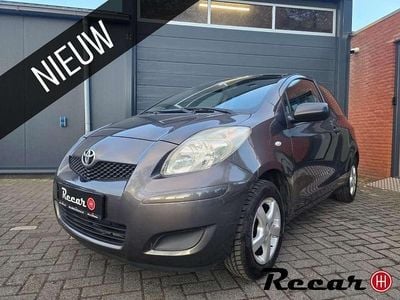 Grijs Gebruikt 2009 Toyota Yaris Hatchback | € 2.395 (Eerlijke prijs)
