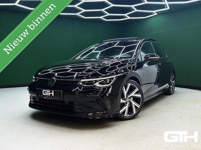 Zwart Occasion 2021 VW Golf VII R-line Hatchback | € 24.750 (Eerlijke prijs)