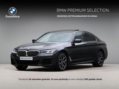 Grijs Occasion 2022 BMW 530e Comfort Edition Sedan | € 39.750 (Iets duurder)