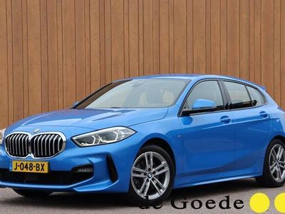 Blauw Occasion 2020 BMW 118 Executive Hatchback | € 20.940 (Eerlijke prijs)
