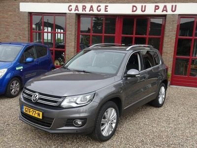 Grijs, metallic lak Gebruikt 2015 VW Tiguan Sportline SUV | € 16.950 (Iets duurder)