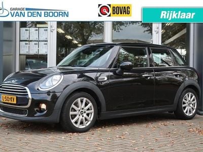 Zwart Gebruikt 2015 Mini Cooper Hatchback | € 12.950 (Eerlijke prijs)