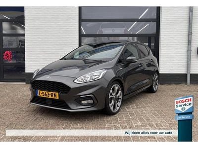 Grijs Occasion 2017 Ford Fiesta ST-Line Hatchback | € 11.295 (Iets duurder)