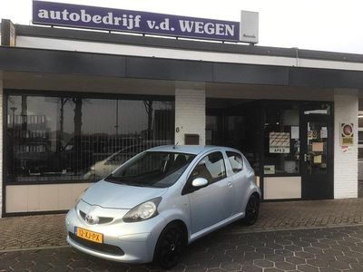 Occasion Toyota Aygo 68 PK (50 kW) 2007 Blauw Hatchback