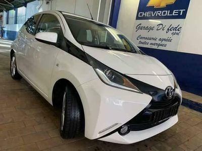 Wit Gebruikt 2015 Toyota Aygo X-wave Hatchback | € 7.499 (Eerlijke prijs)