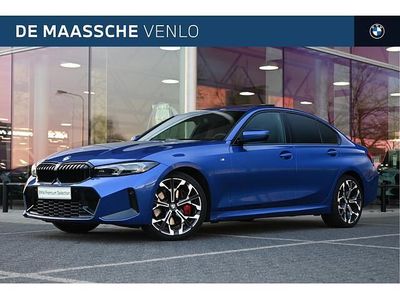 Blauw Occasion 2025 BMW 330 Comfort Edition Sedan | € 60.950 (Duur)