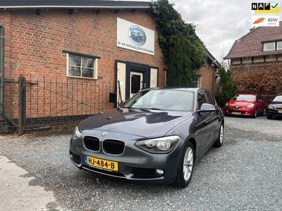 tweedehands BMW 116 1-SERIE i Business+ ( Climate controle + Navigatie + Parkeersensoren )