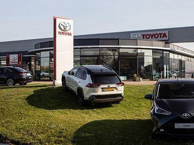 Occasion Toyota Yaris Hybrid 101 PK (74 kW) 2018 Blauw Hatchback