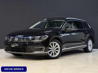 Zwart (metallic) Occasion 2016 VW Passat Highline Stationwagen | € 13.800 (Eerlijke prijs)